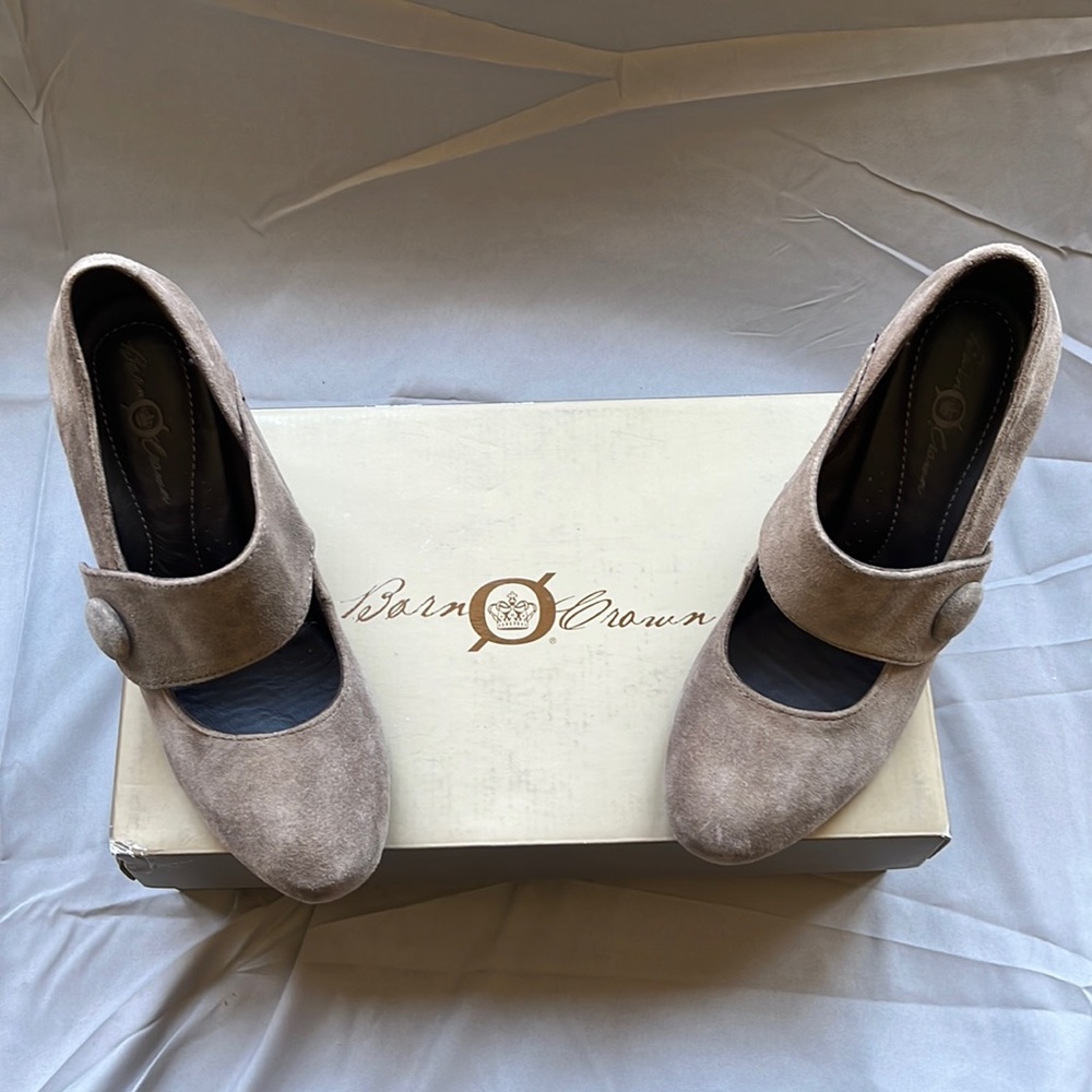 Born Crown taupe suede 4 inch wedges